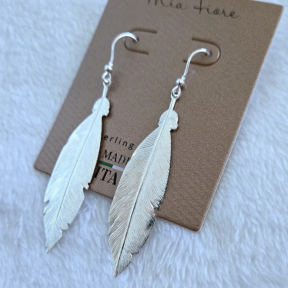 Mia Fiore Textured Silver🤍 Feather🪶 Earrings - Picture 5 of 16